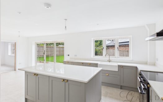 Buckingham Road, Silverstone, NN12