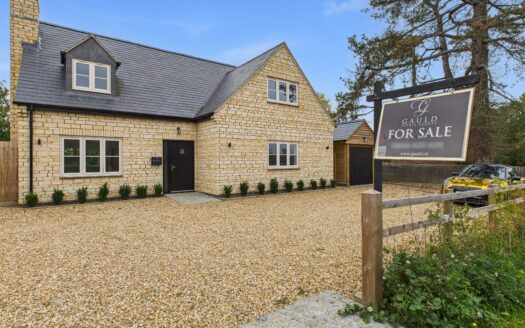 Buckingham Road, Silverstone, NN12