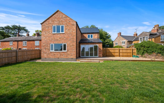 Main Street, Watford, NN6