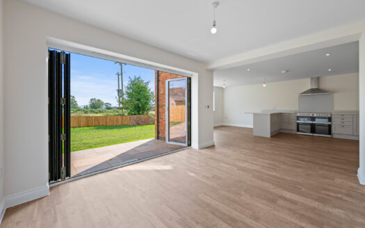 Main Street, Watford, NN6